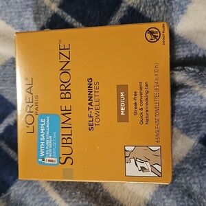 L’Oreal Paris Sublime Bronze Self-Tanning Towels W/ Free Sample Hyaluronic Acid